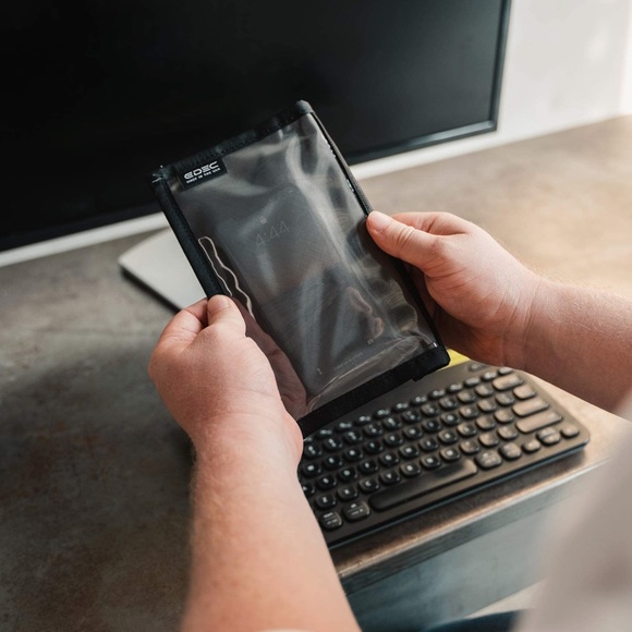 OFFGRID Cell Phone EMP Protection Signal Blocking Faraday Bag with Window NWT - Picture 5 of 5